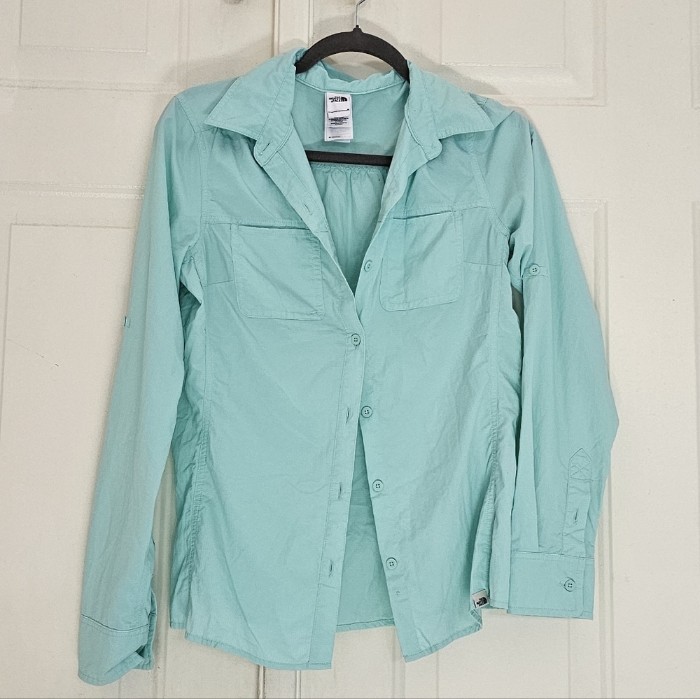 North Face Women's Long Sleep Button Down Shirt Lightweight Blue